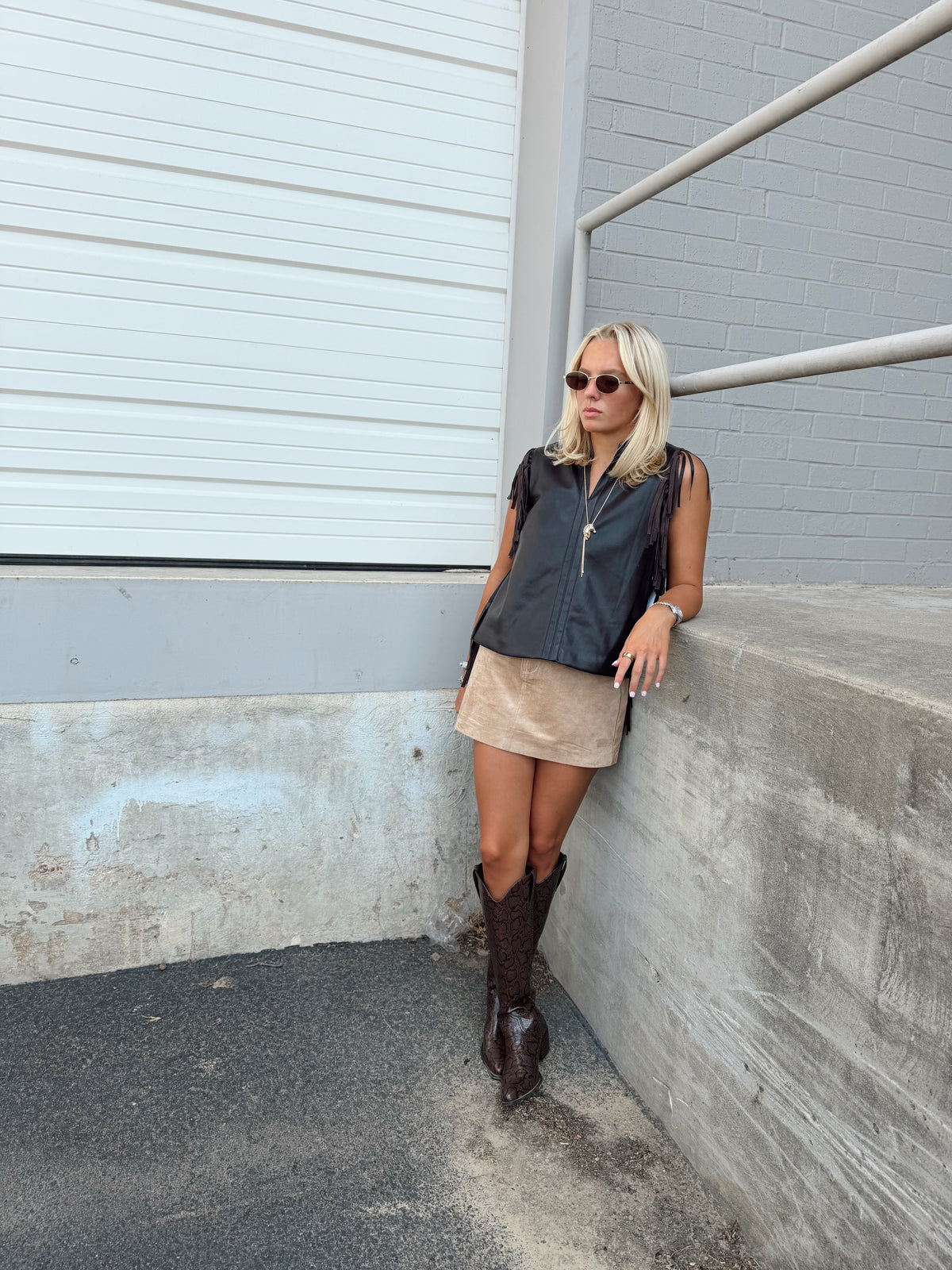 FRINGE TANK