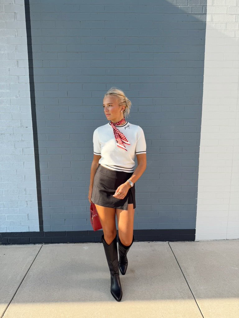 SHORT SLEEVE PIGS EMBROIDERED