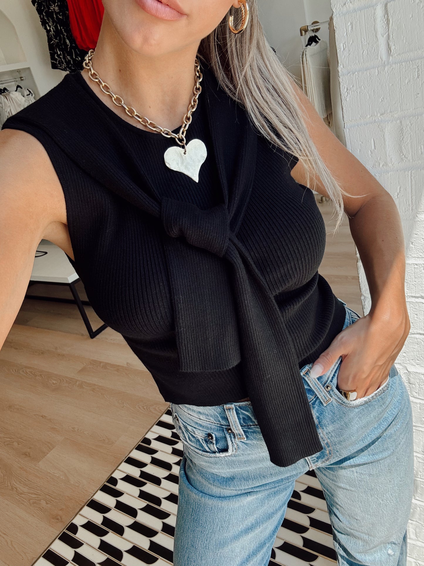 SLEEVE TIE DETAIL SLEEVELESS SWEATER TOP