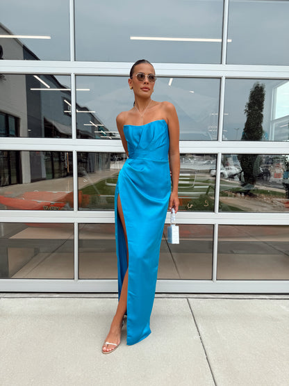 KESIA GOWN
