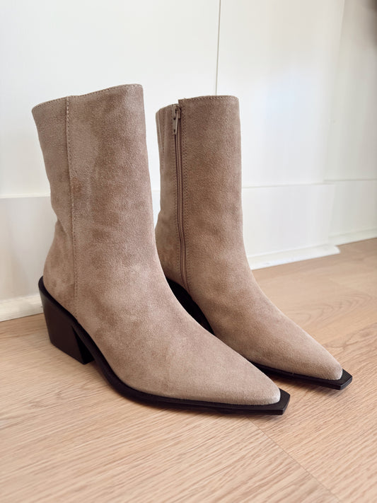 CLEO BOOT