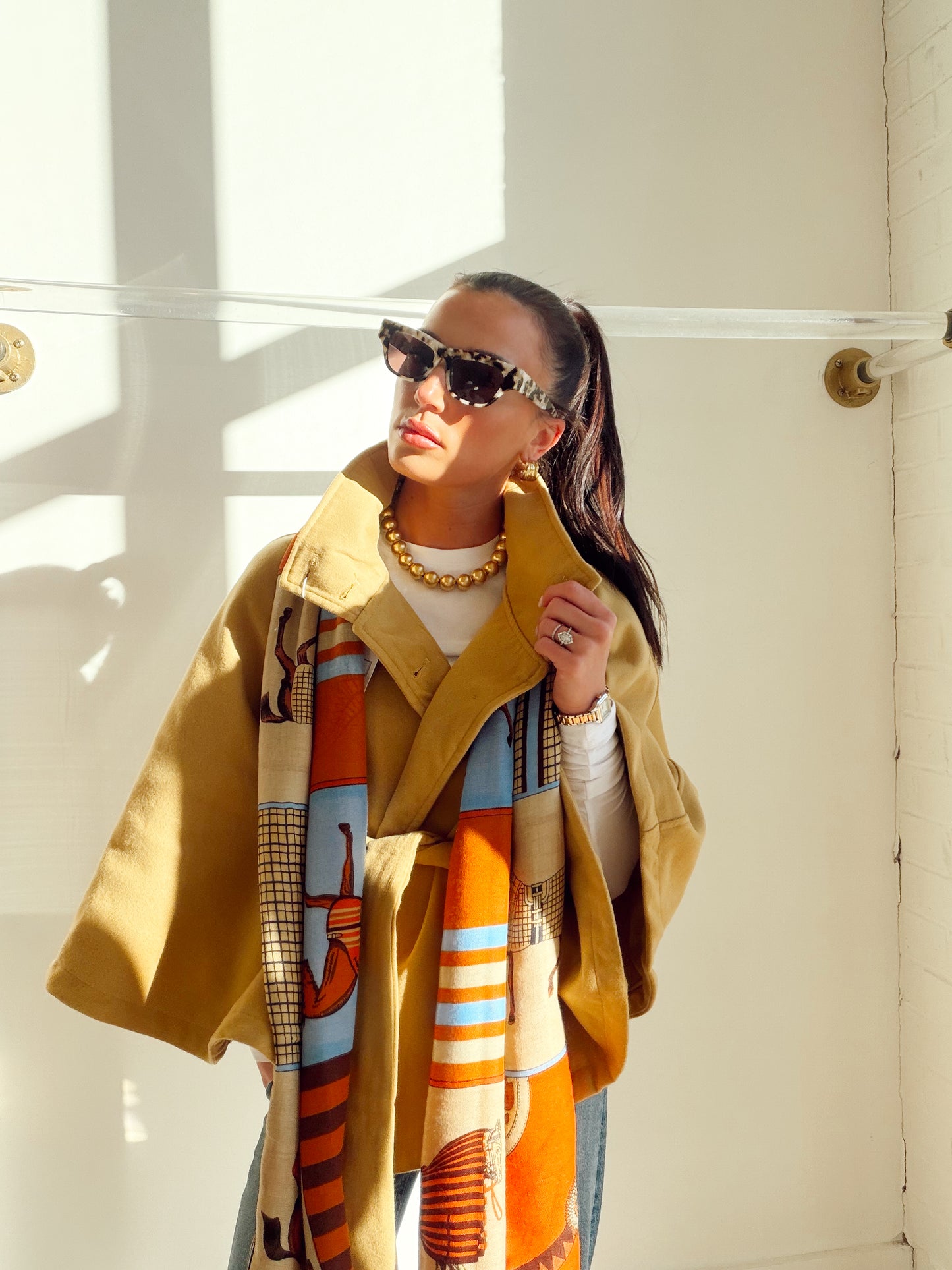 HIGH COLLARED BUTTON CAPE COAT