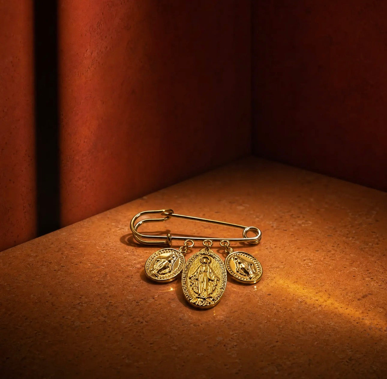 VIRGIN MARY MEDALLION PIN BROOCH