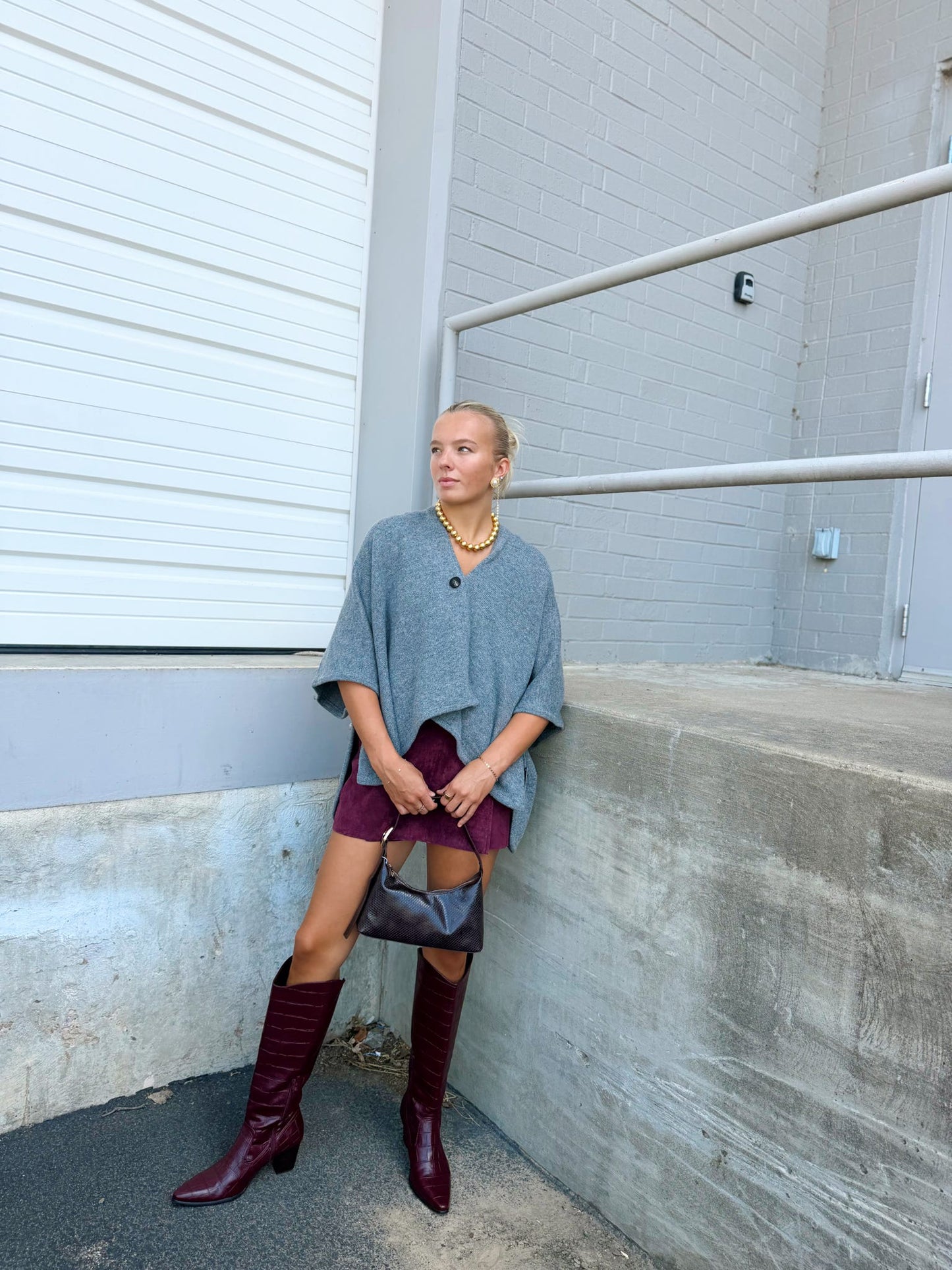 PERSEPHONE SLEEVELESS SHAWL NECK PULLOVER