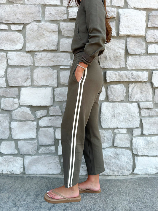 TRAVEL TRACK PANT