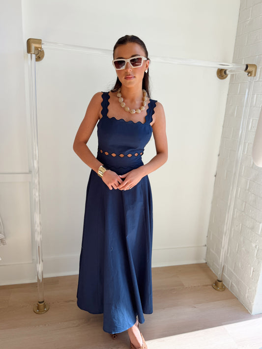 SCALLOP DETAILED MIDI DRESS