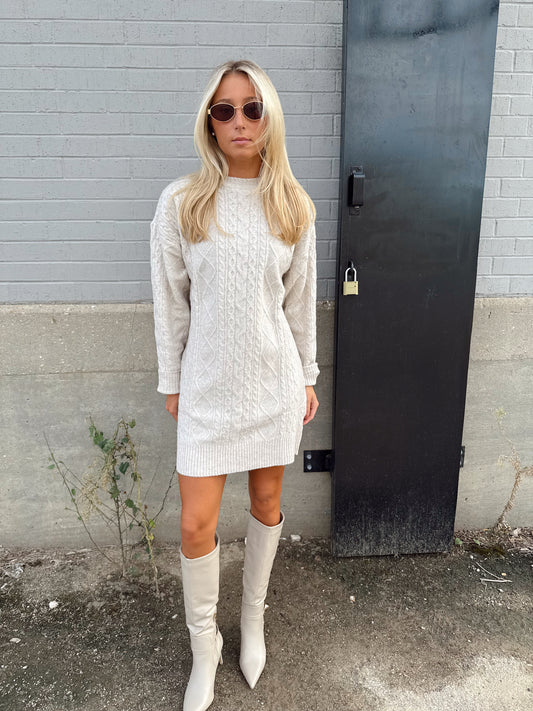 ROUND NECK CABLE SWEATER DRESS