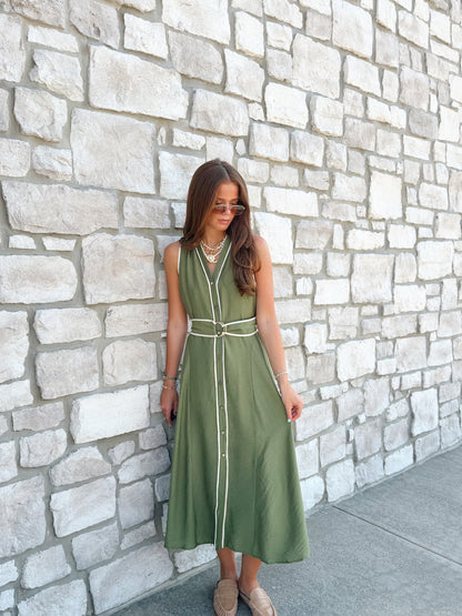 SLEEVELESS BELTED MAXI