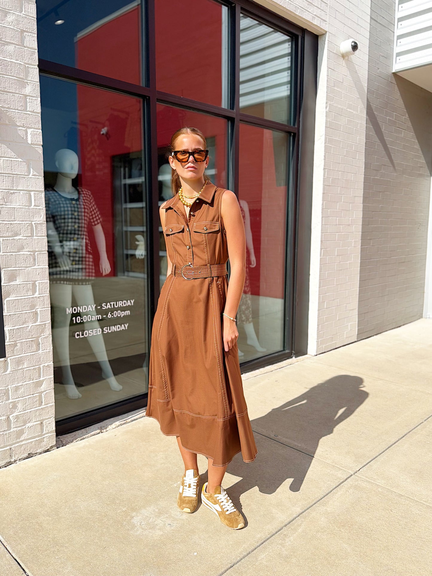 V-NECK SLEEVELESS DRESS