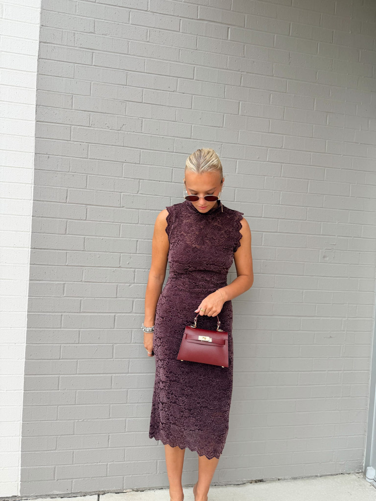TESSA SLEEVELESS STRETCH LACE TURTLENECK