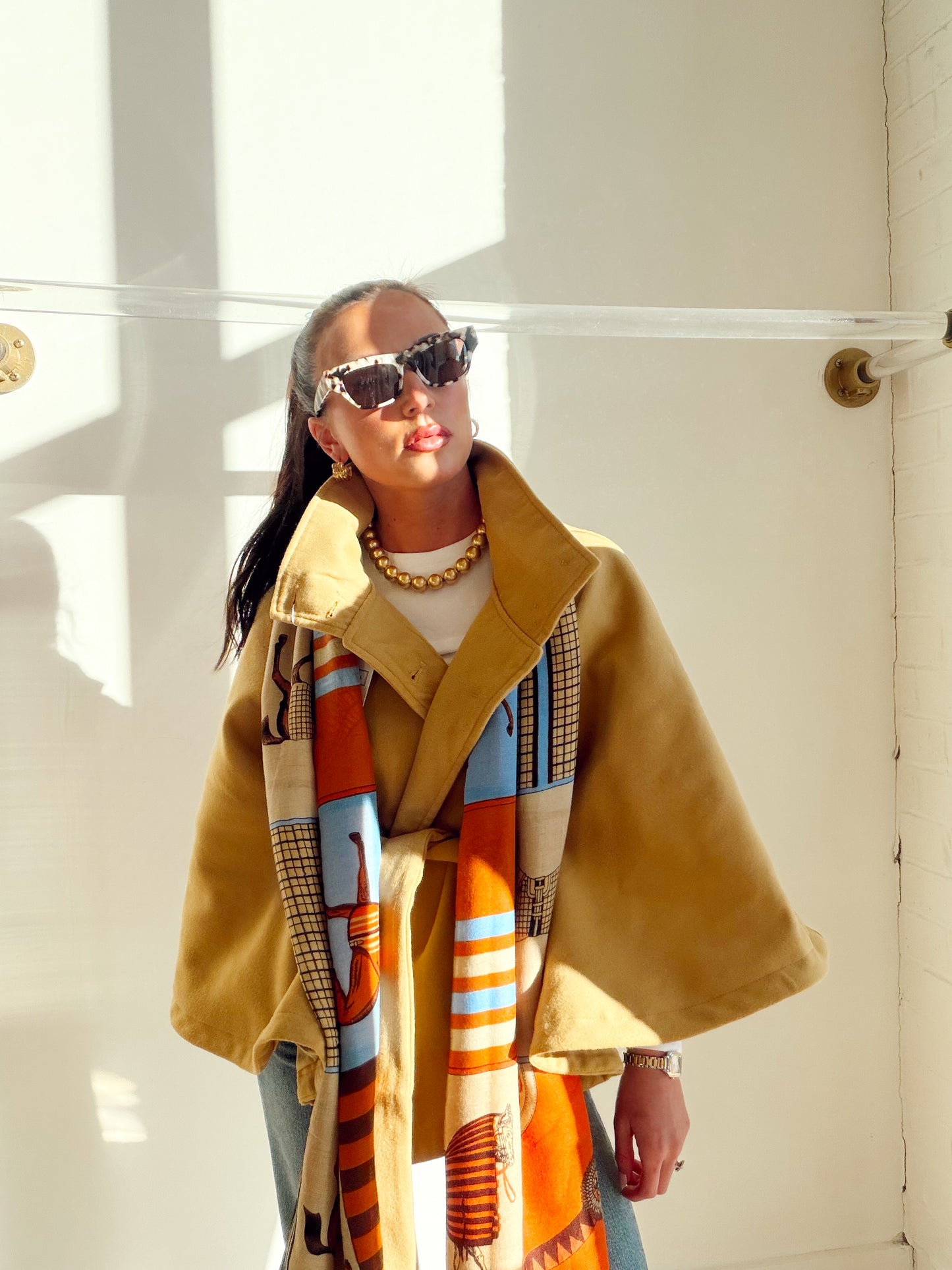 HIGH COLLARED BUTTON CAPE COAT