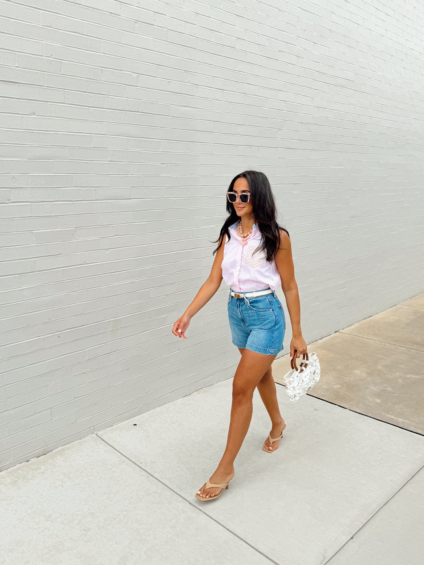 THE BOXY SLEEVELESS SHIRT