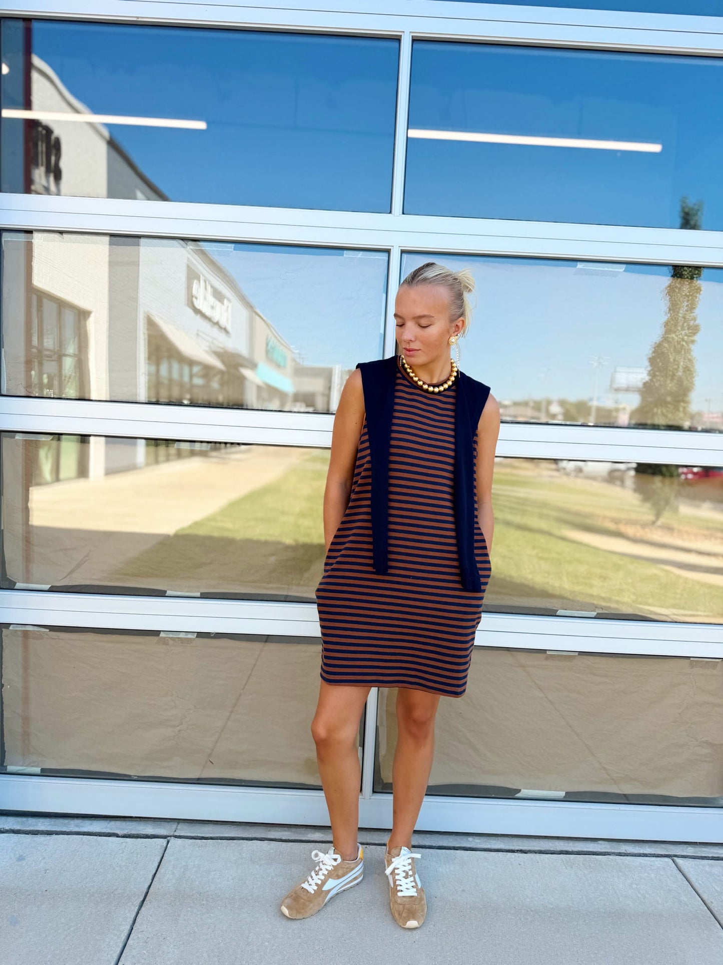 SLEEVELESS DRESS