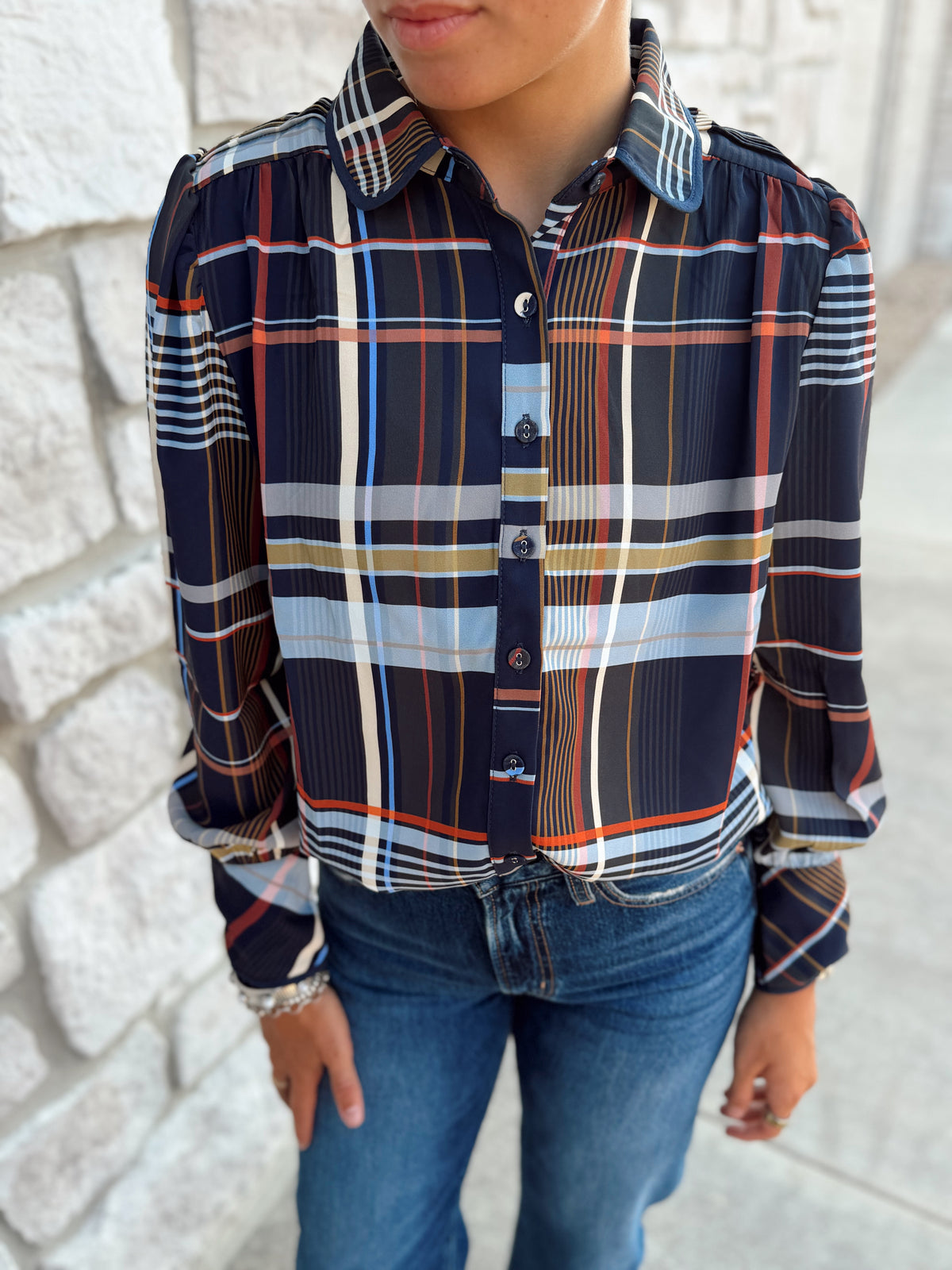 LONG SLEEVE PLAID BUTTON UP