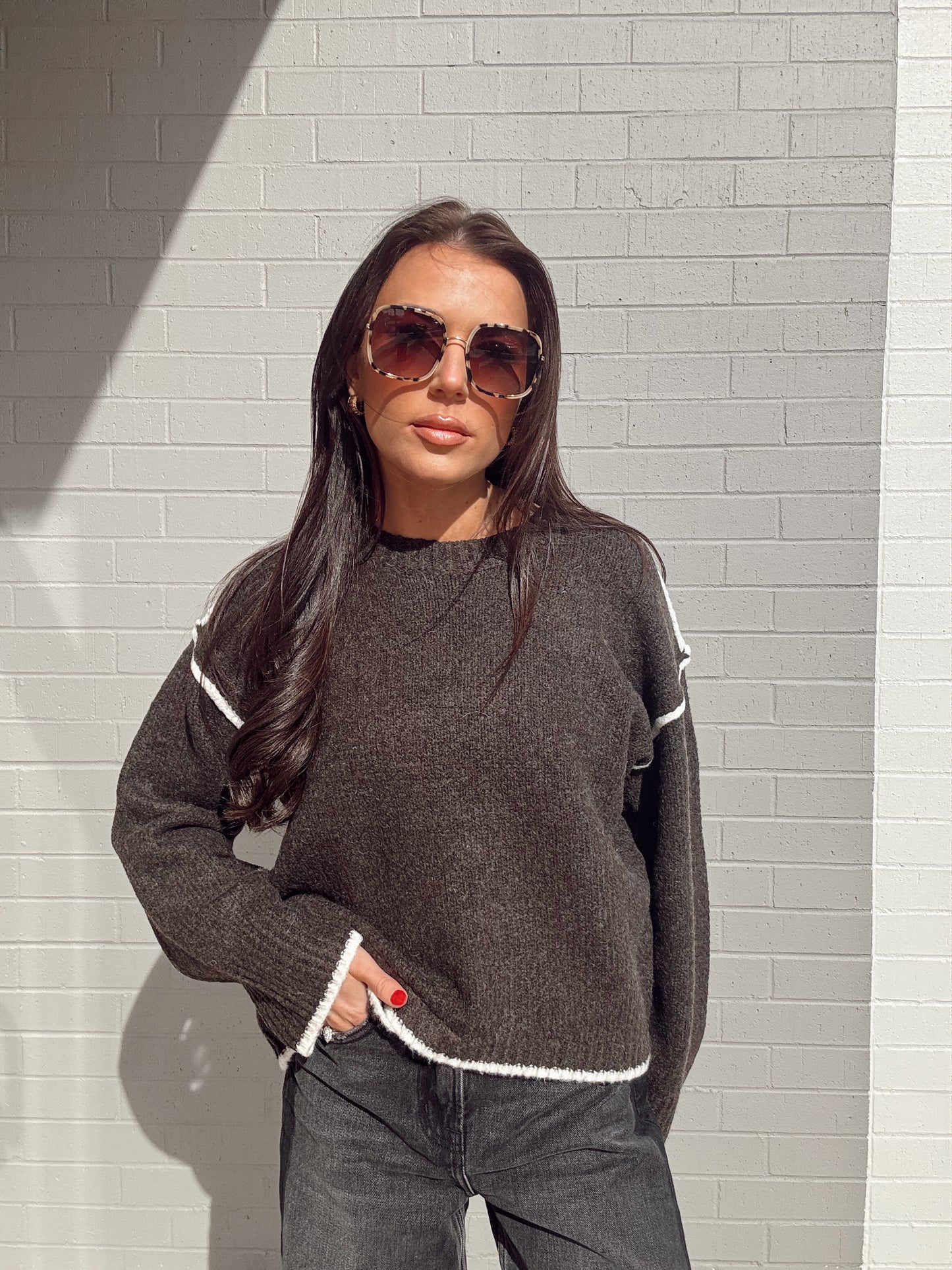 JULIE CONTRAST DETAIL OVERLAP HEM SWEATER