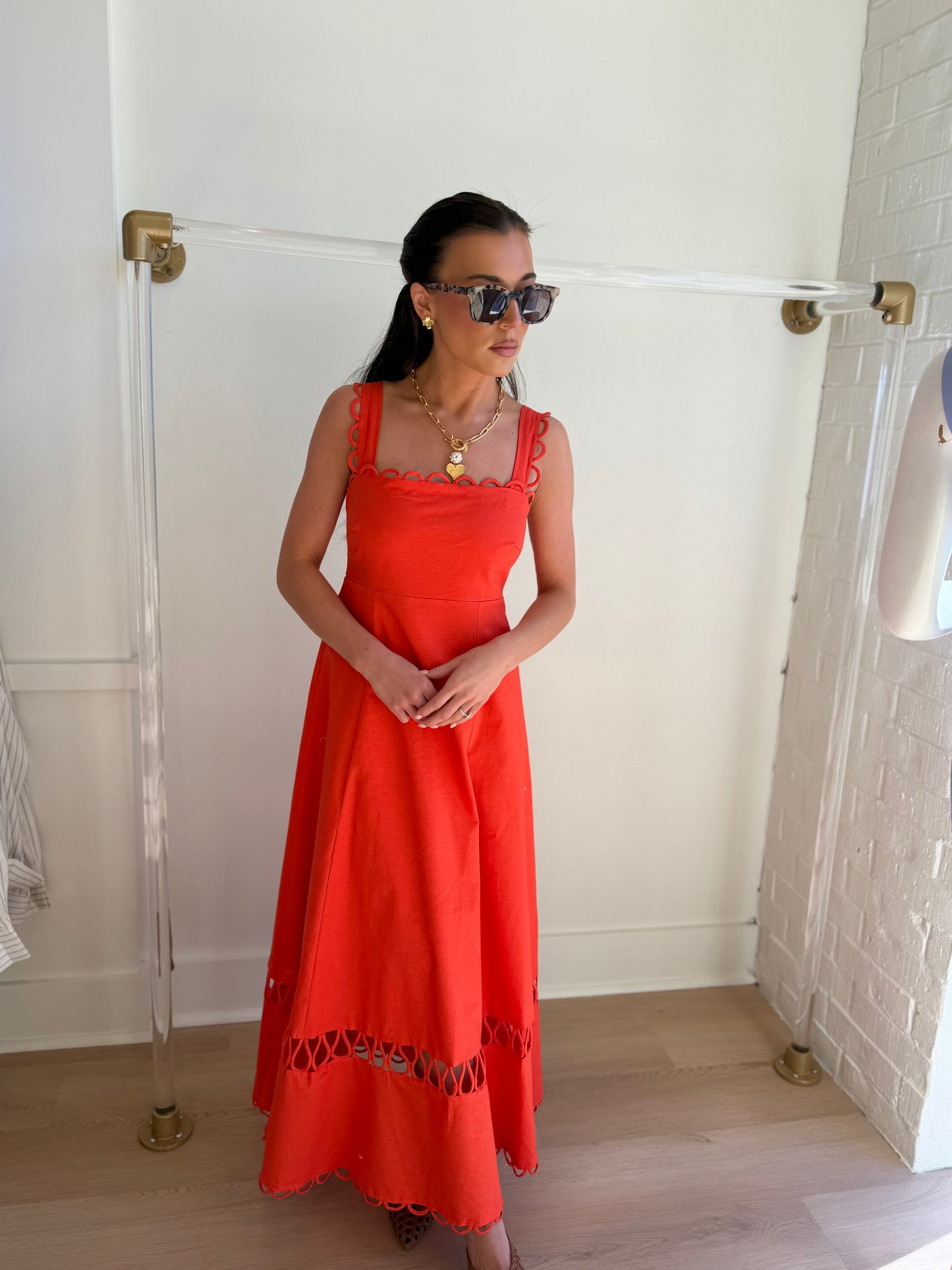 LINEN SCALLOPED DETAIL MIDI DRESS