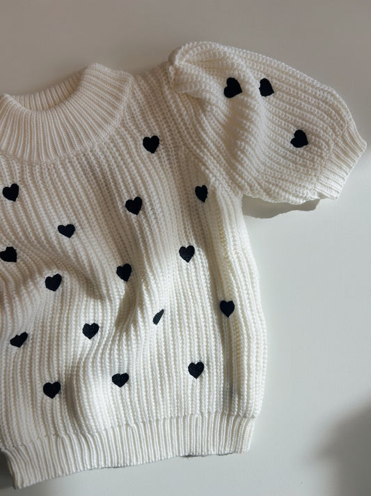 HEART EMBROIDERED SWEATER
