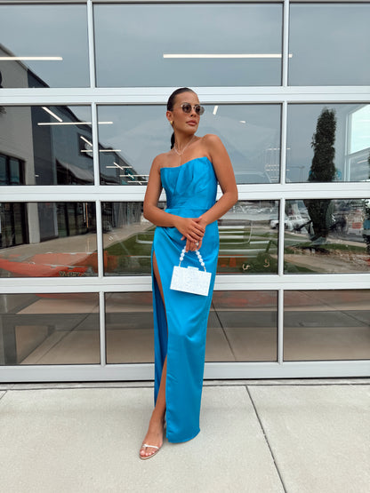 KESIA GOWN