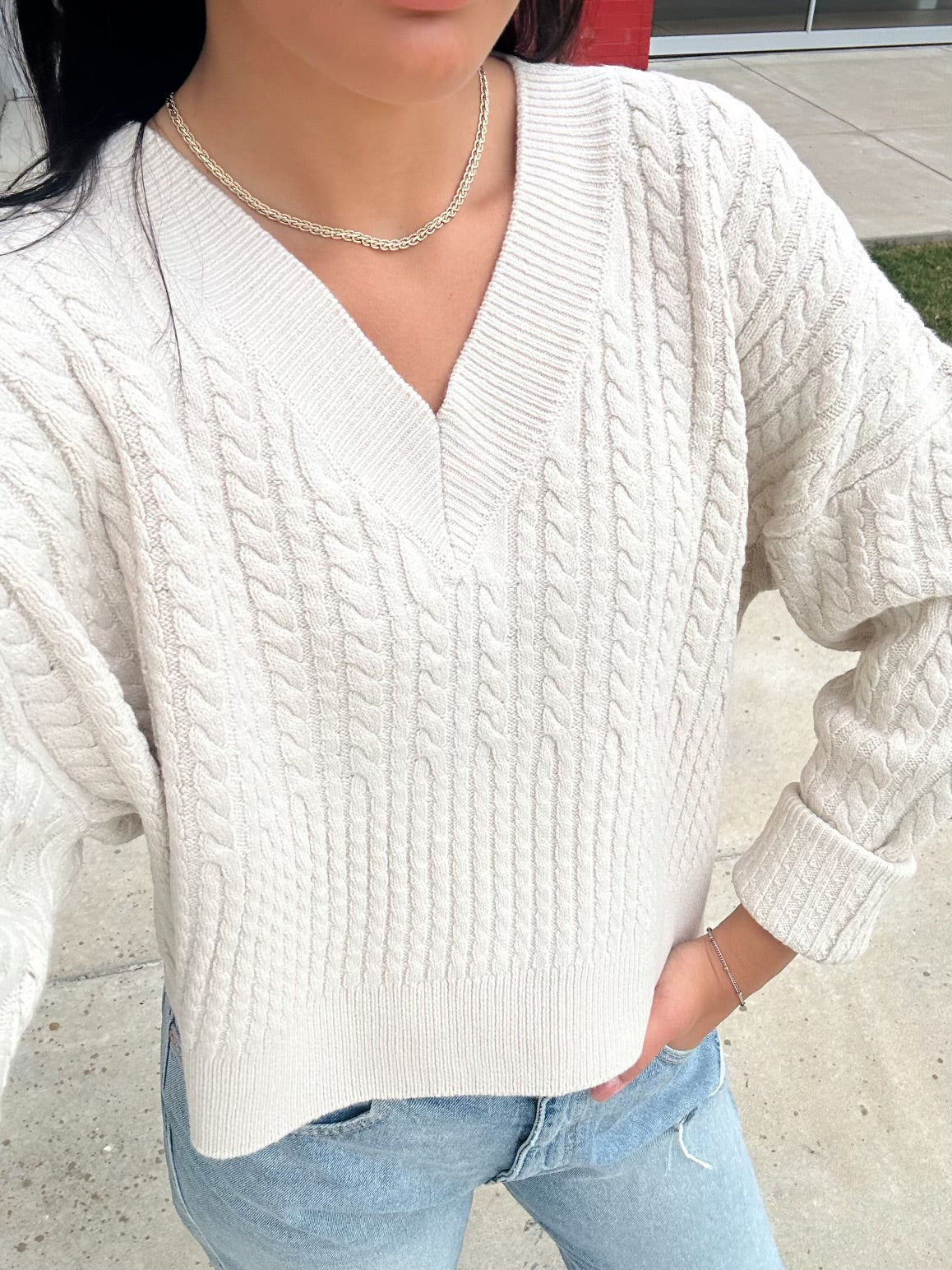 SOFT CABLE NECK V NECK JUMPER