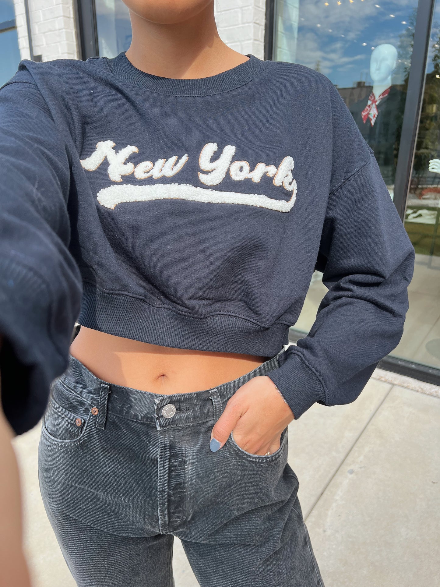 NY CROPPED SWEATSHIRT