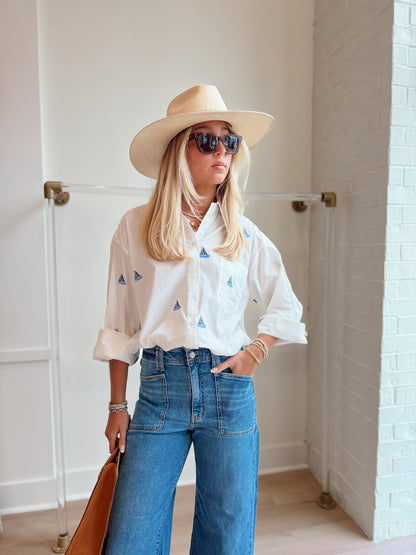 SAIL BOAT BUTTON DOWN