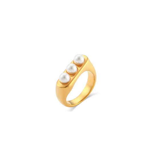 TRIPLE PEARL RING