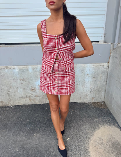 SQUARE NECK SLEEVELESS TOP