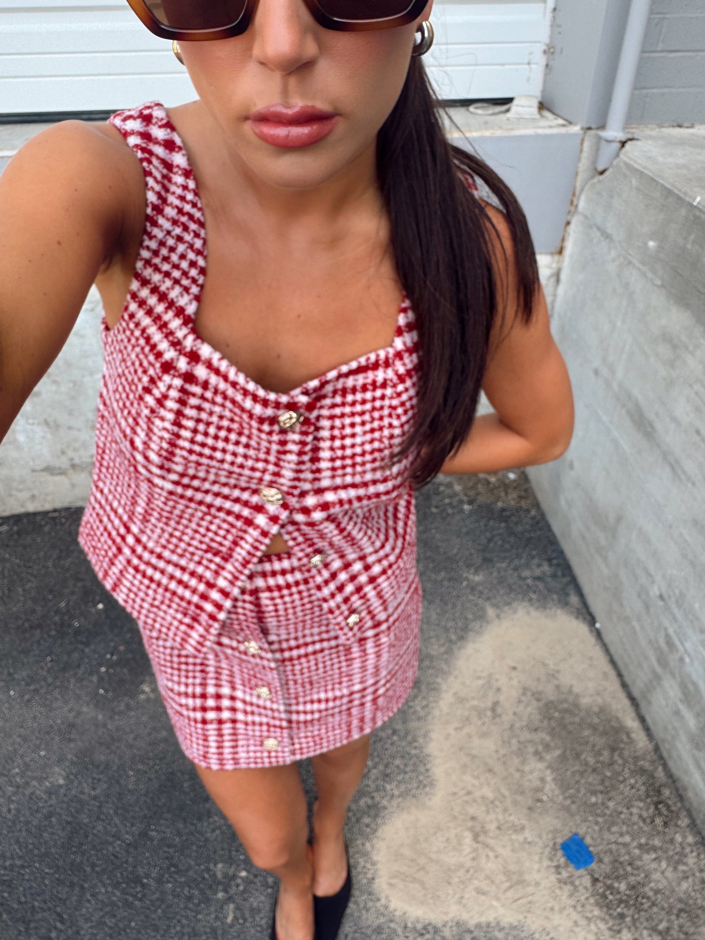 SQUARE NECK SLEEVELESS TOP