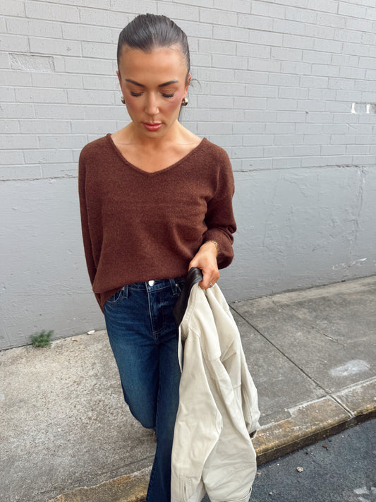 V-NECK PULLOVER