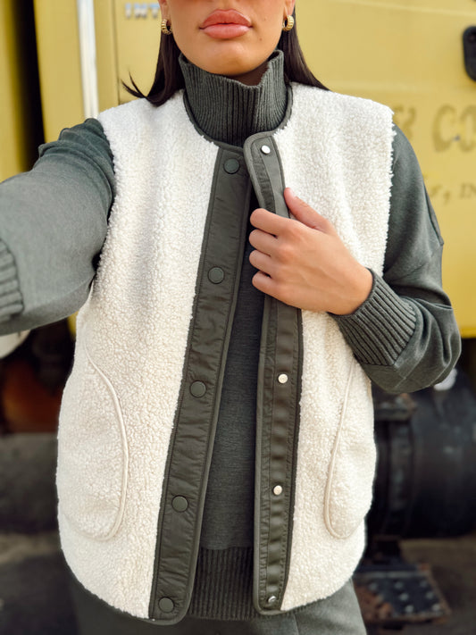 AUDREA REVERSIBLE VEST