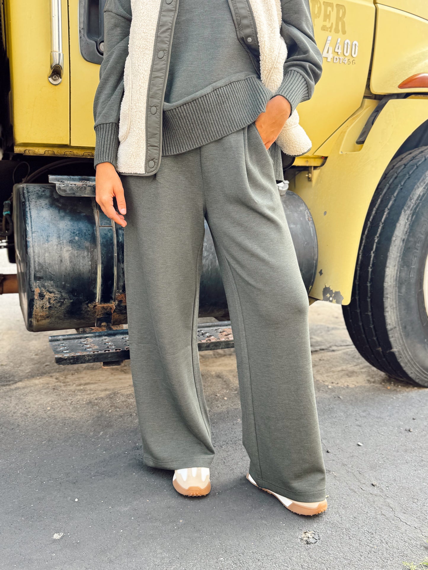 THE EXTRA WIDE LEG PANT