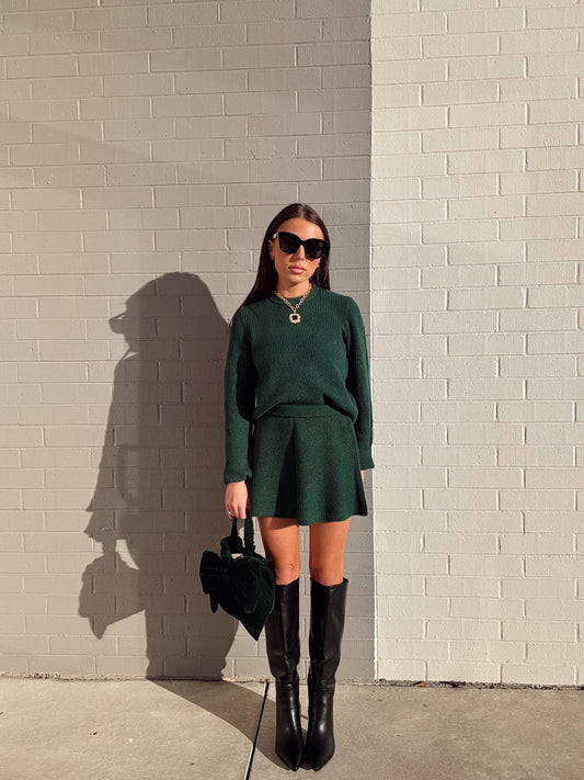 KNIT CLASSIC PULLOVER SWEATER