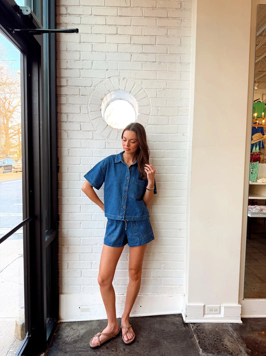 EVERYDAY DENIM BUTTON DOWN