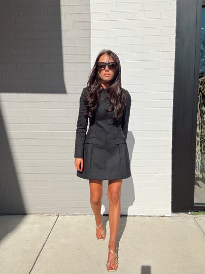 BLACK LONG SLEEVE POCKETED DRESS