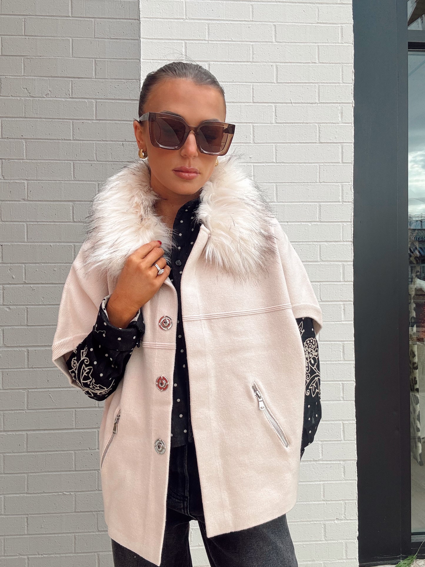 FAUX FUR TRIM CARDIGAN