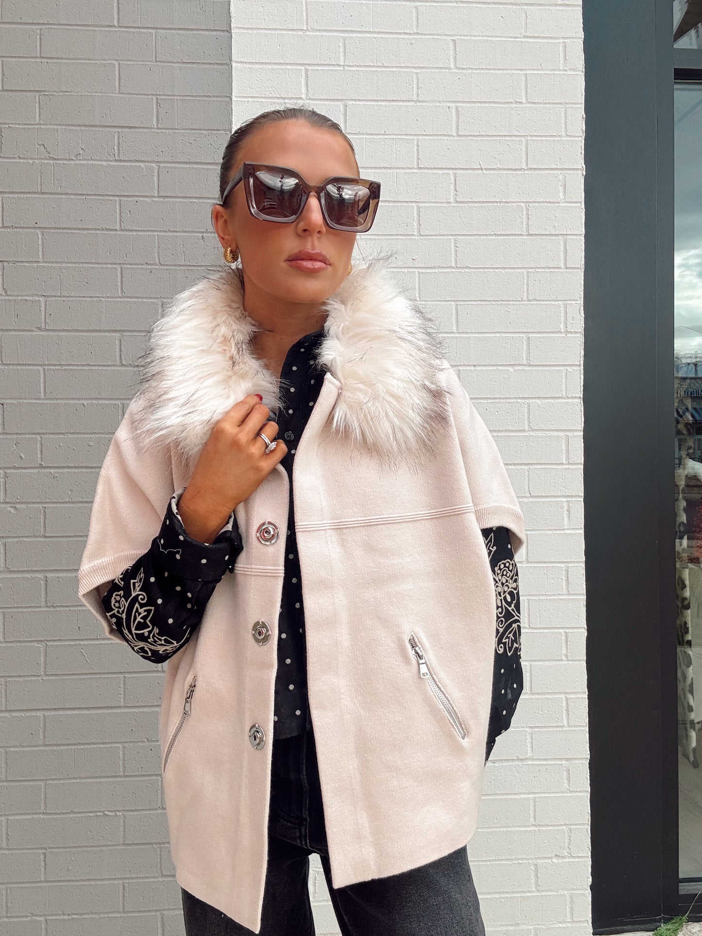 FAUX FUR TRIM CARDIGAN