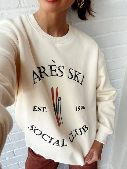 “APRES SKI CLUB” FLEECE SWEATSHIRT