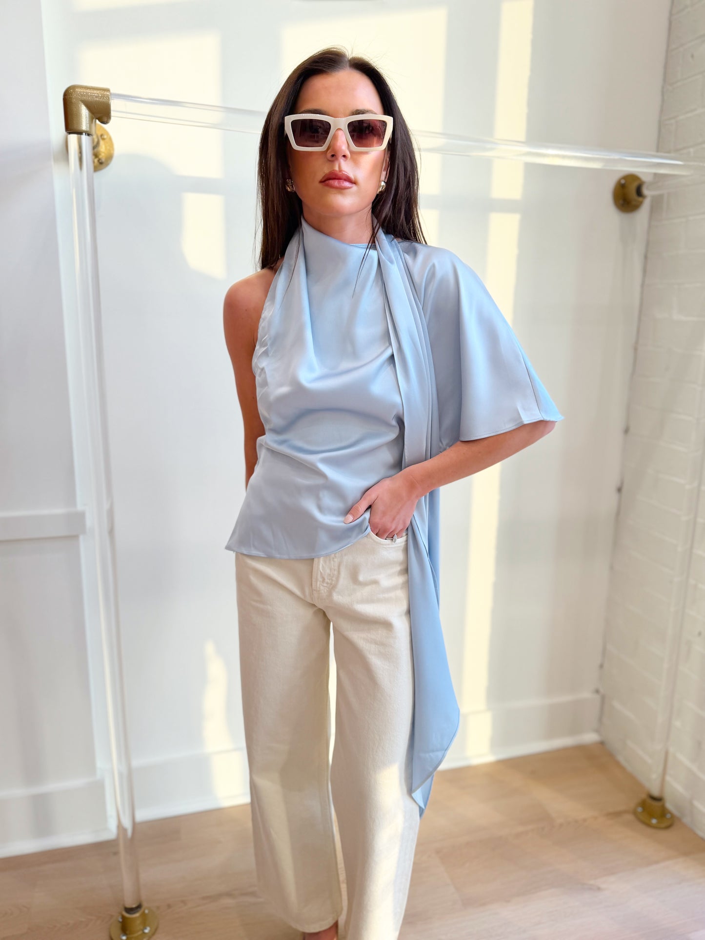 ONE SHOULDER ASYMMETRICAL TOP