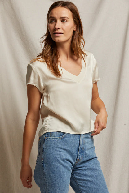 AMELIE SATIN VNECK TEE