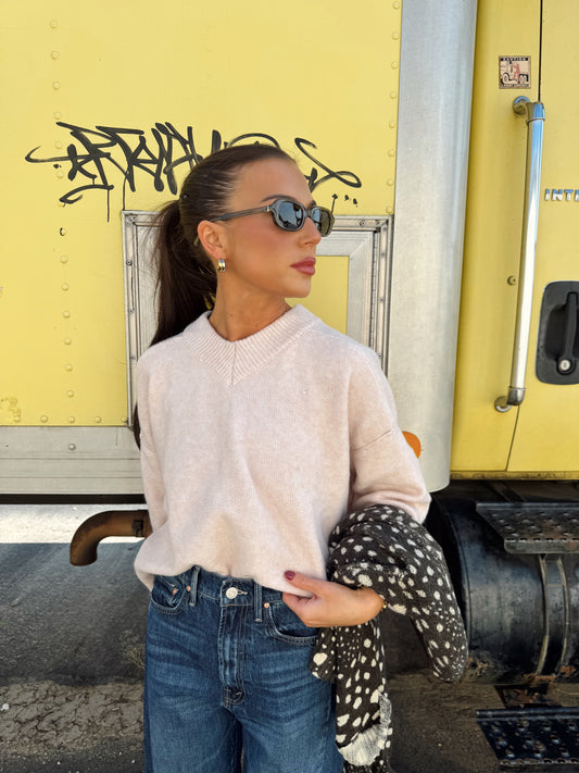 DREAMY V-NECK SWEATER