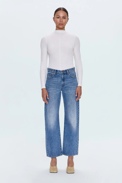 LEXI MID RISE BOWED STRAIGHT