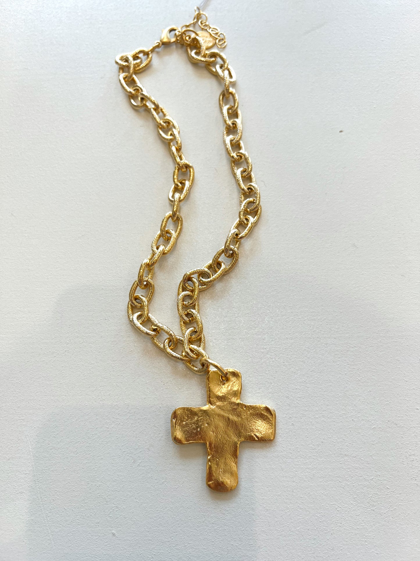 SOLID CROSS NEXKLACE