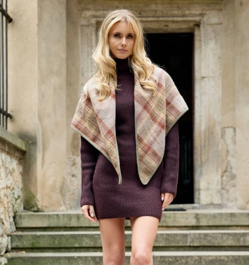 WOOL TRIANGLE SCARF