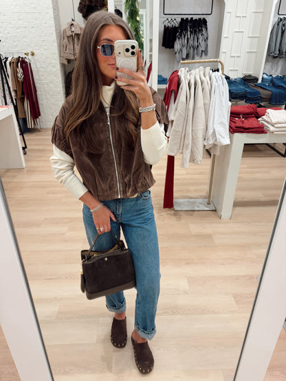 SLEEVELESS SUEDE ZIP JACKET