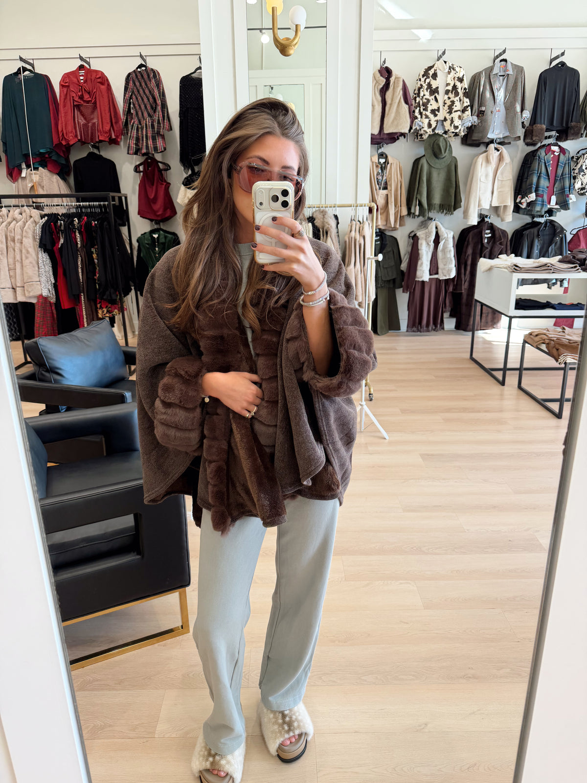 LUXE FAUX FUR TRIM CAPE