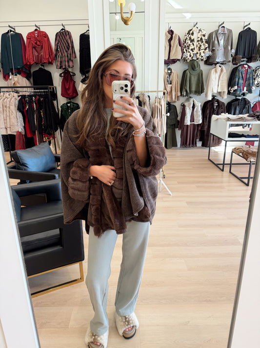 LUXE FAUX FUR TRIM CAPE